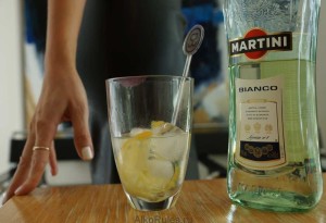 Martini-byanko-na-stole