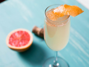 20150618-three-ingredient-cocktails-grapefruit-ginger-sparkler-vicky-wasik